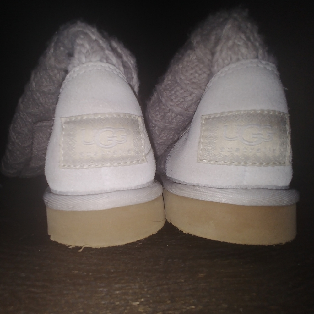 UGGs Cardy size 5